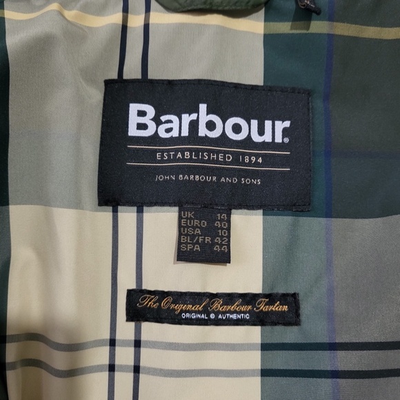 Unworn Barbour Healy Mixed Media Quilted Vest in Olive Green - Picture 10 of 11